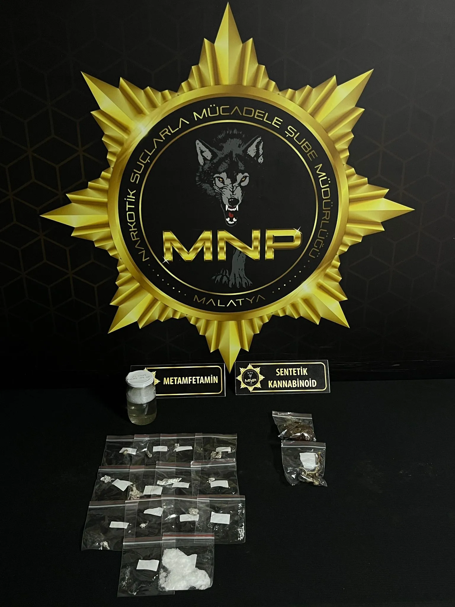 Narkotik Operasyonunda 2 Şüpheli Tutuklandı