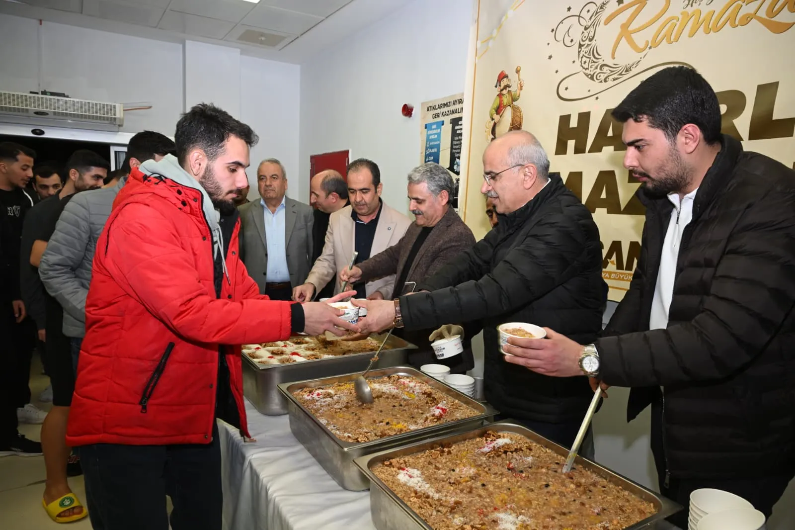 Başkan Sami Er, Battalgazi Erkek Öğrenci Yurdu’nda Gençlerle Buluştu