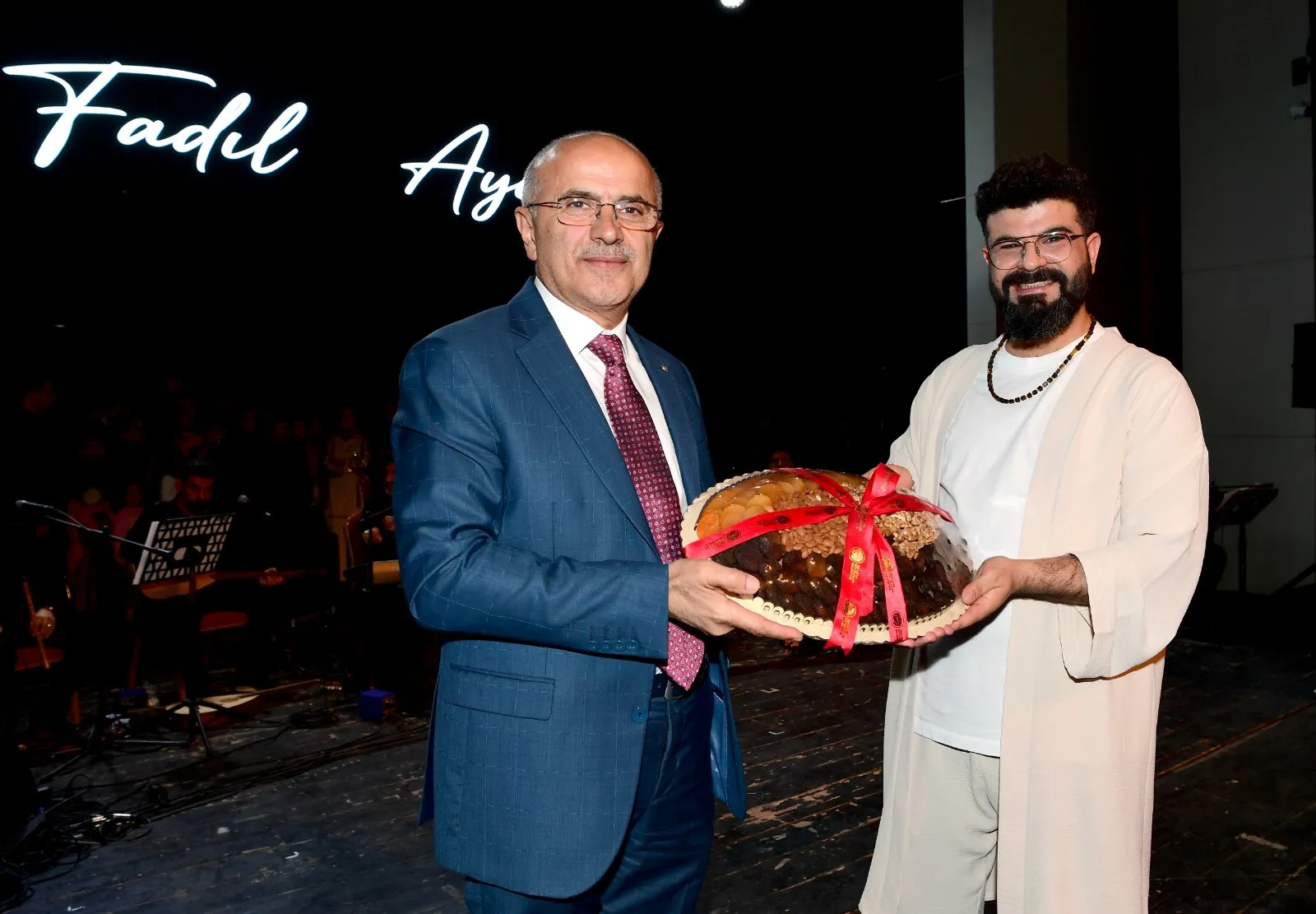 Fadıl Aydın Malatya’da İlahi Dinletisiyle Hayranlarıyla Buluştu, Başkan Er’den Yeni Konser Müjdesi