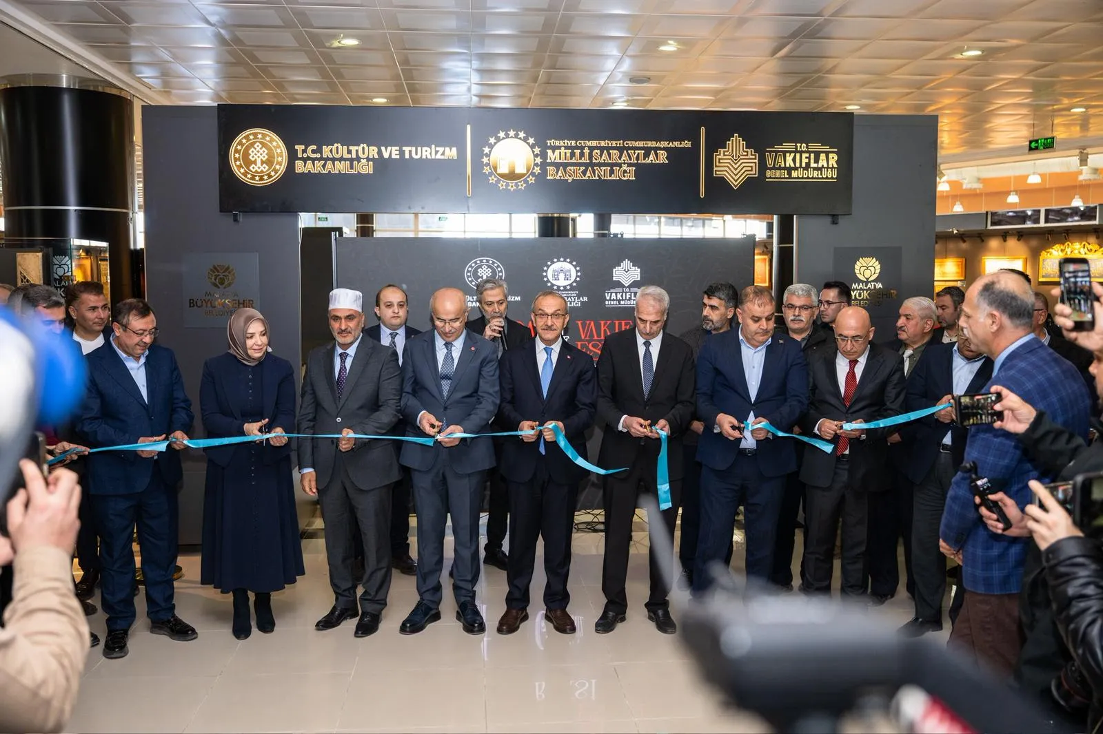 Malatya’da “Kutsal Emanetler ve Vakıf Eserleri Sergisi” Açıldı