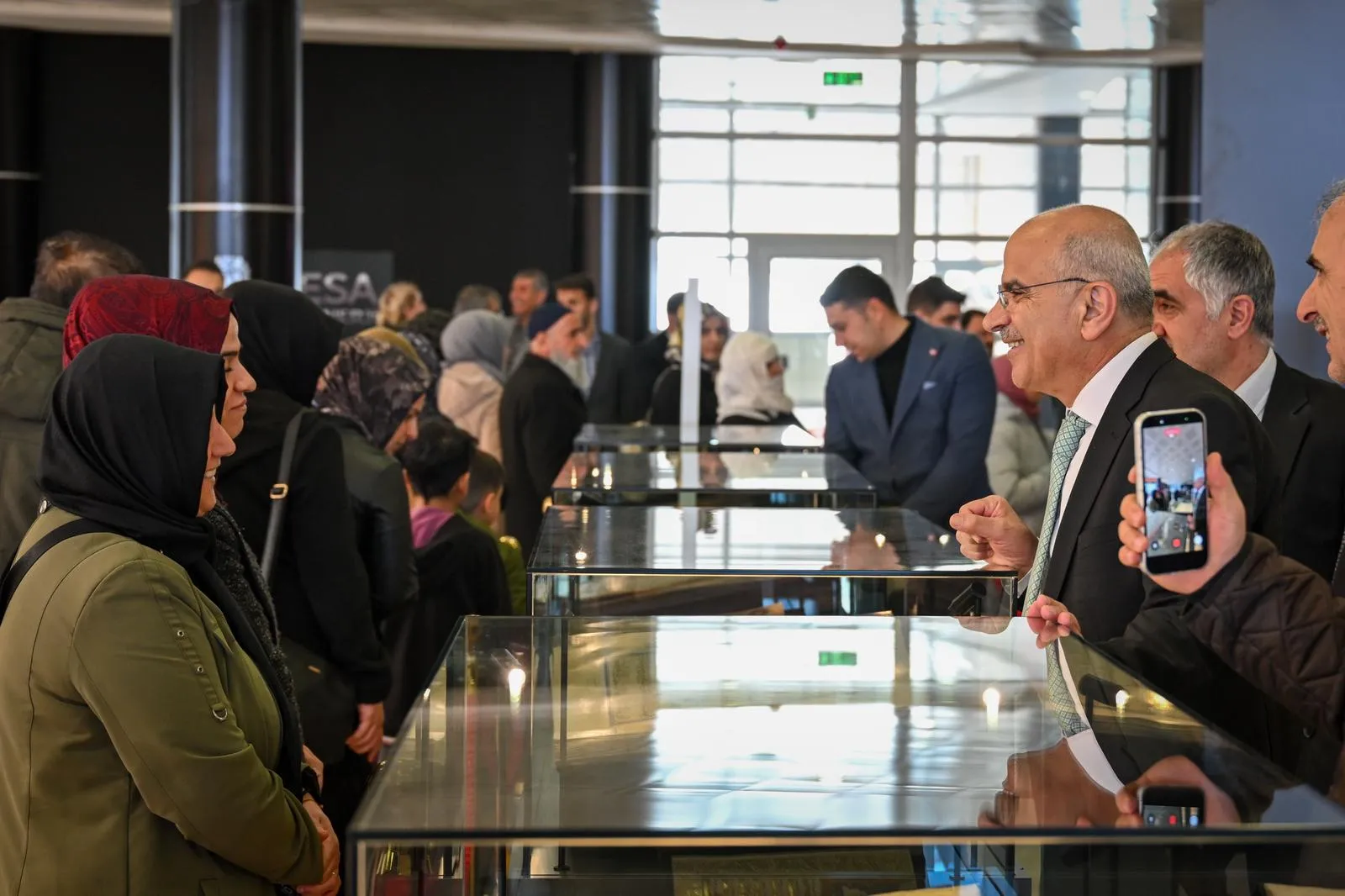 Malatya’da ‘Kutsal Emanetler ve Vakıf Eserleri Sergisi’ Ziyaretçilerini Ağırlıyor