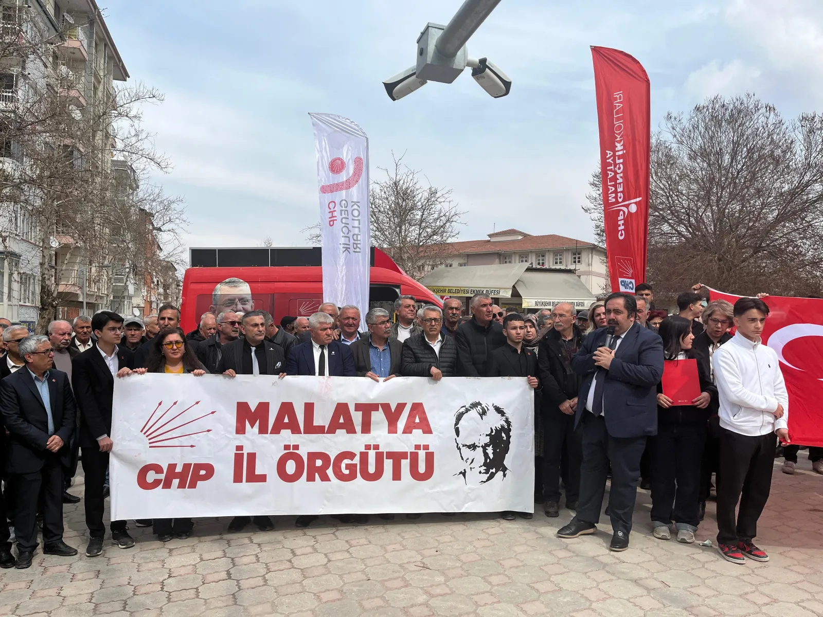 CHP Malatya’da Alanlara Çıktı: “Durmayacağız, Susmayacağız, Yorulmayacağız”