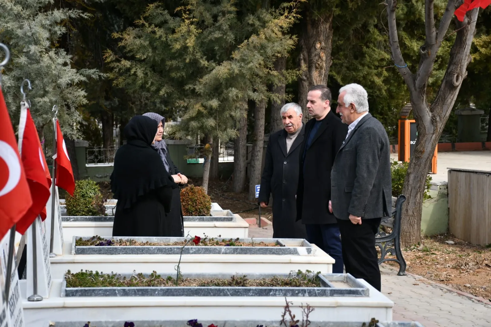 Salih Karademir Şehitlikte Konuştu: “Bu Topraklar Kolay Kazanılmadı”