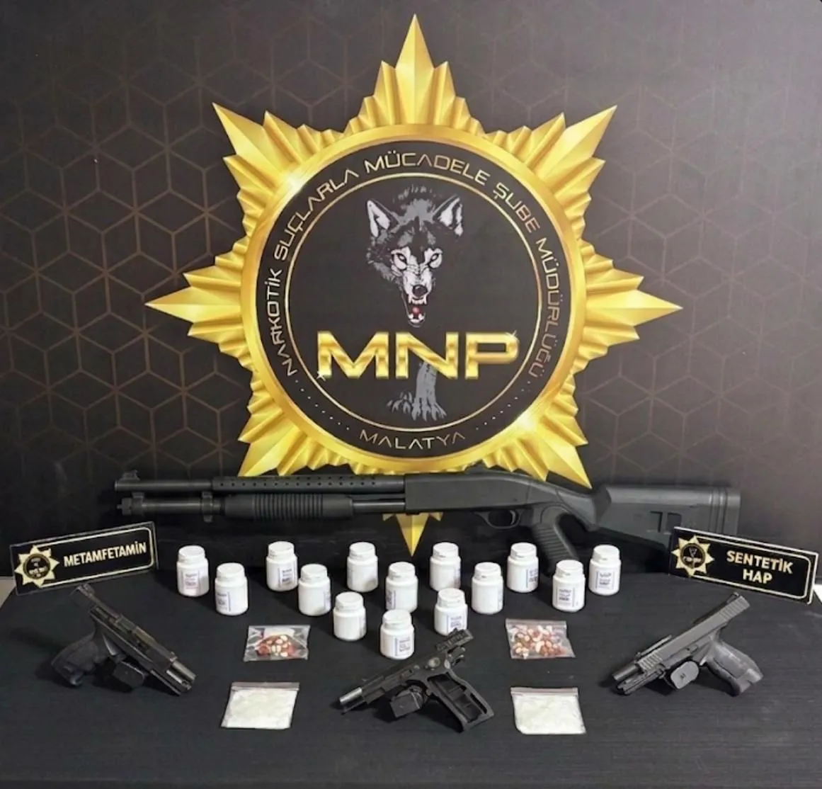 Malatya’da Narkotik Operasyonu: Uyuşturucu, Silah ve Yüzlerce Hap Ele Geçirildi