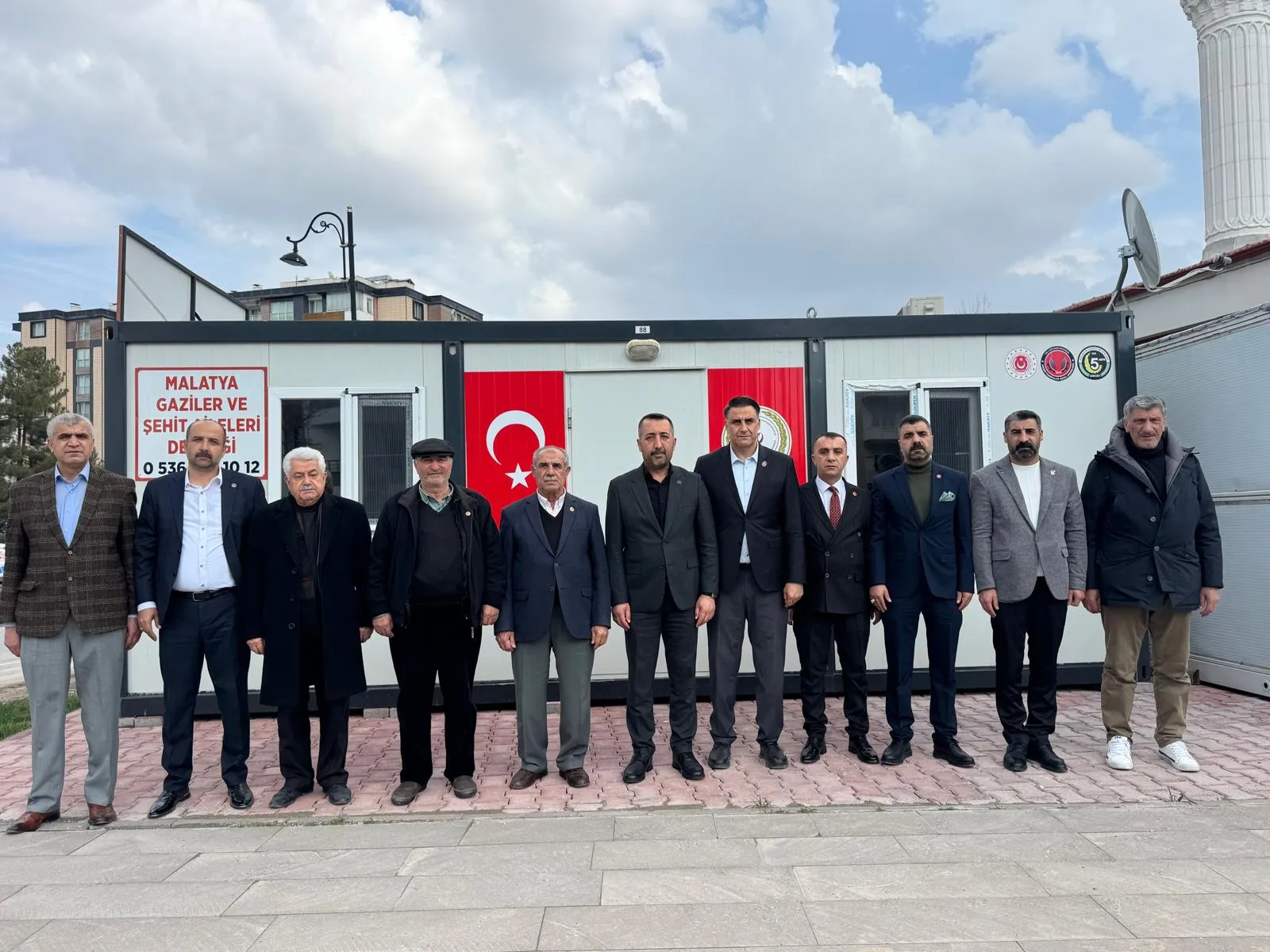 Burhan Kılıç: “Şehit Derneklerini Konteynere Mahkum Etmek Büyük Ayıptır”