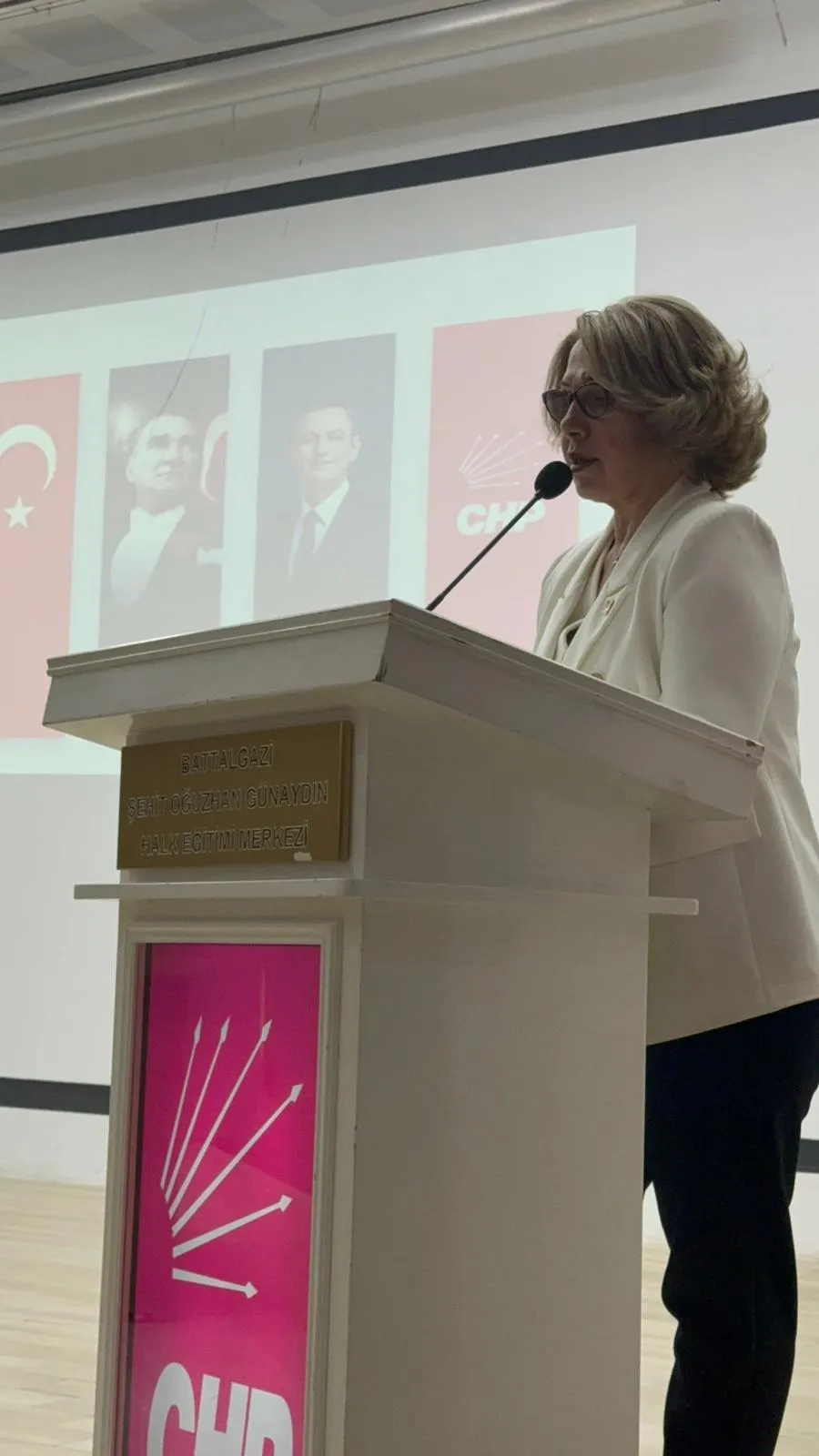 CHP’li Aydın: “Kadınlar Siyasetin Öznesidir”