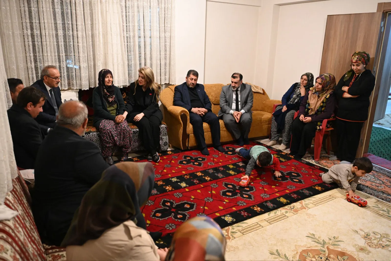 Vali Seddar Yavuz ve Milletvekili Ölmeztoprak Akçadağ’da Yeniden İnşa Sürecini İnceledi