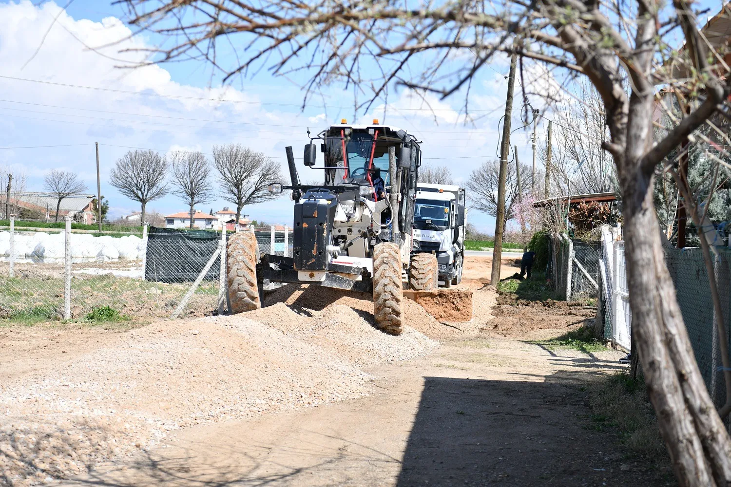 Dilek Mahallesi’nde Yol Seferberliği: 2026 “Asfalt Yılı” İlan Edildi