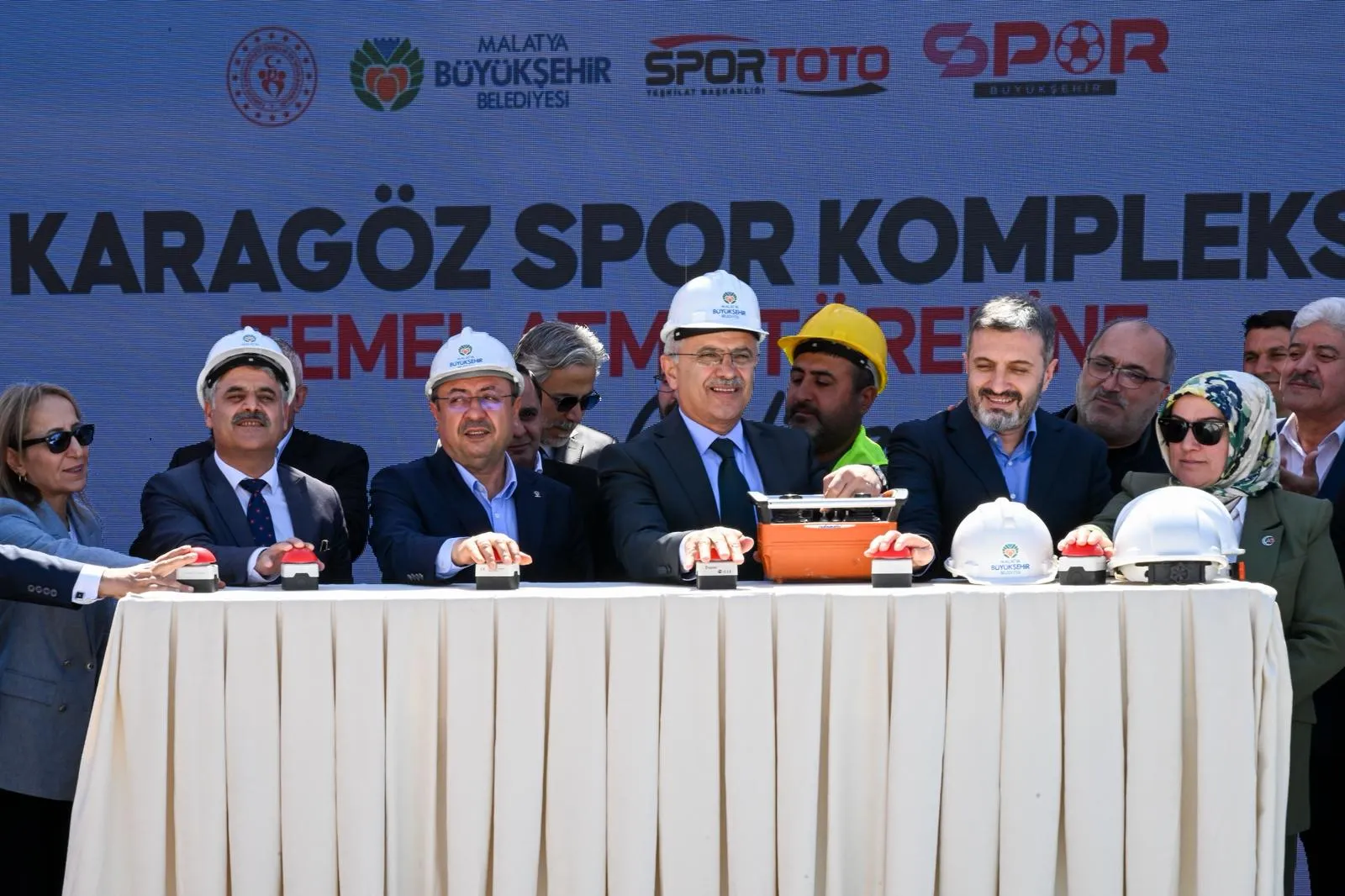 TOKİ Karagöz Spor Kompleksi’nin Temeli Atıldı